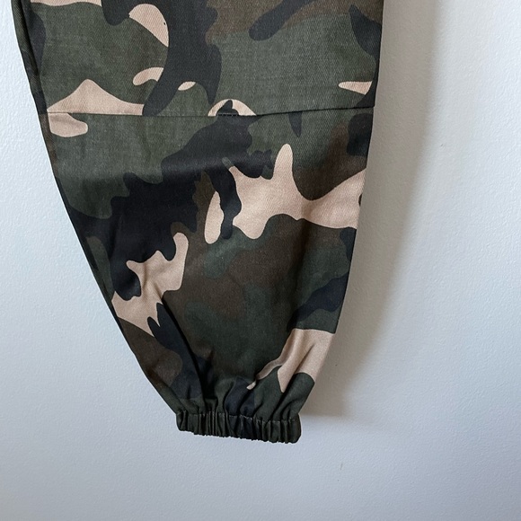 NWT BOOHOO CAMO PRINT CARGO PANTS SIZE 10 - Picture 6 of 11